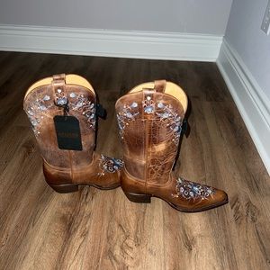 brand new boots from boot barn i never wore!